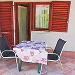 Apartment Vratovic *
