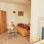 Vratovic Apartment *
