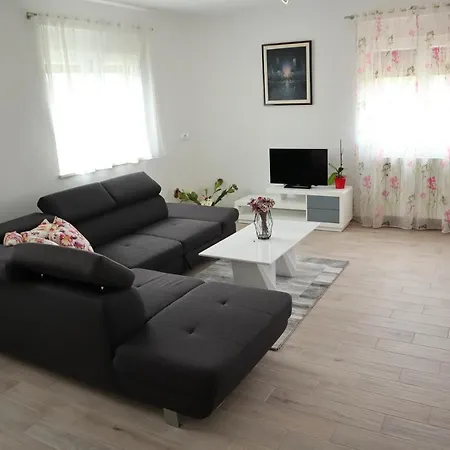 Vratovic Apartament *